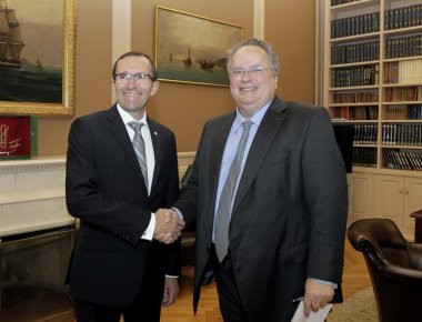 Βολές Κοτζιά σε Άιντε: «Υπονομεύει σχεδιασμένα το Κυπριακό - Γιατί συναντιόταν εν κρυπτώ με επιχειρηματίες στην Ελλάδα;»